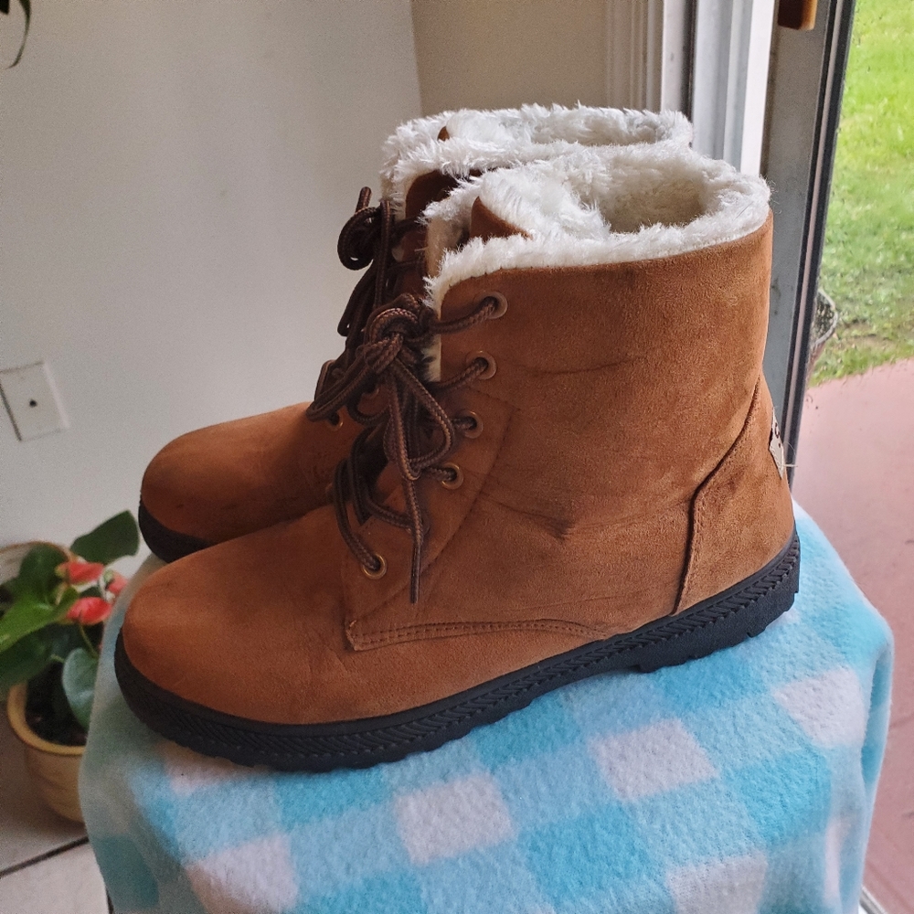 SQL,Women short  boots   sz 40
